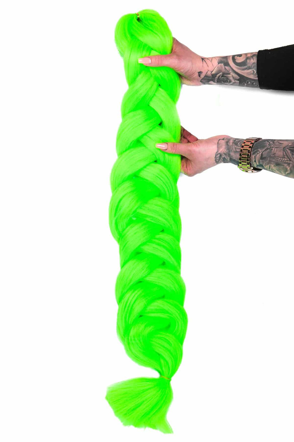 Neon box braids i syntetiskt hår, där de levande färgerna skapar en trendig och djärv look med täta och jämnt formade fläthår.
