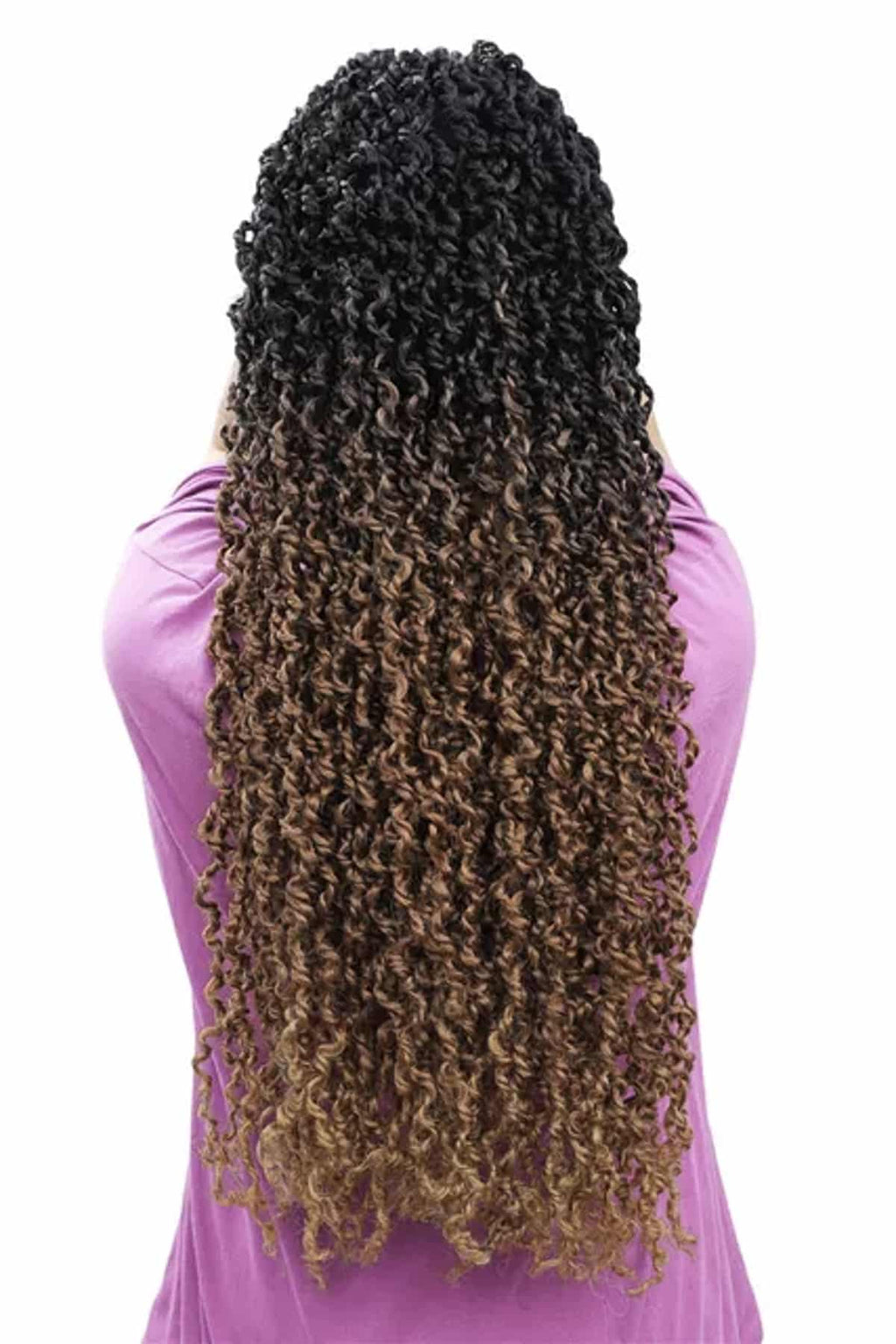 Närbild på Majesty Twist, där de definierade tvistarna skapar en voluminös och texturerad look. Twists är täta och jämnt formade för en naturlig och elegant stil