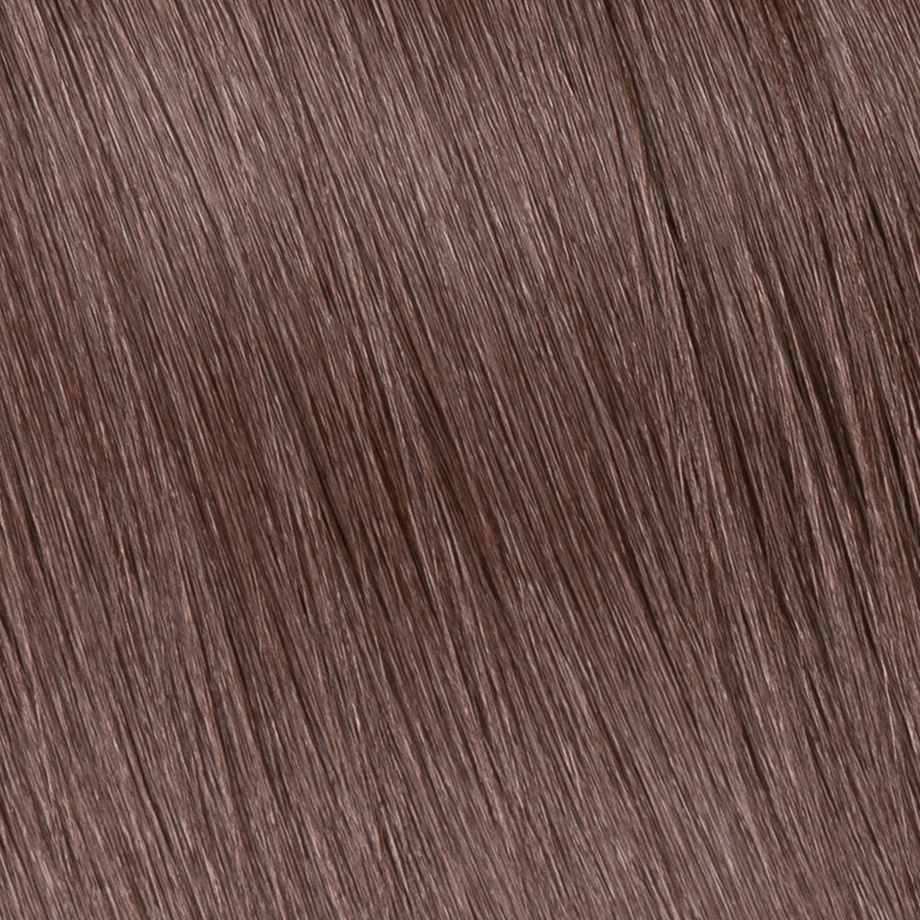 Närbild på Medium Brown (färg 8), som visar en djup, naturlig mellanbrun nyans med neutrala undertoner och en mjuk, glansig finish