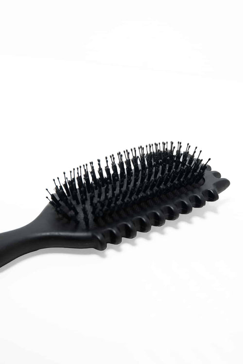 Detaljbild av Bounce Curl Define Brush – borste för naturliga lockar, tik tok
