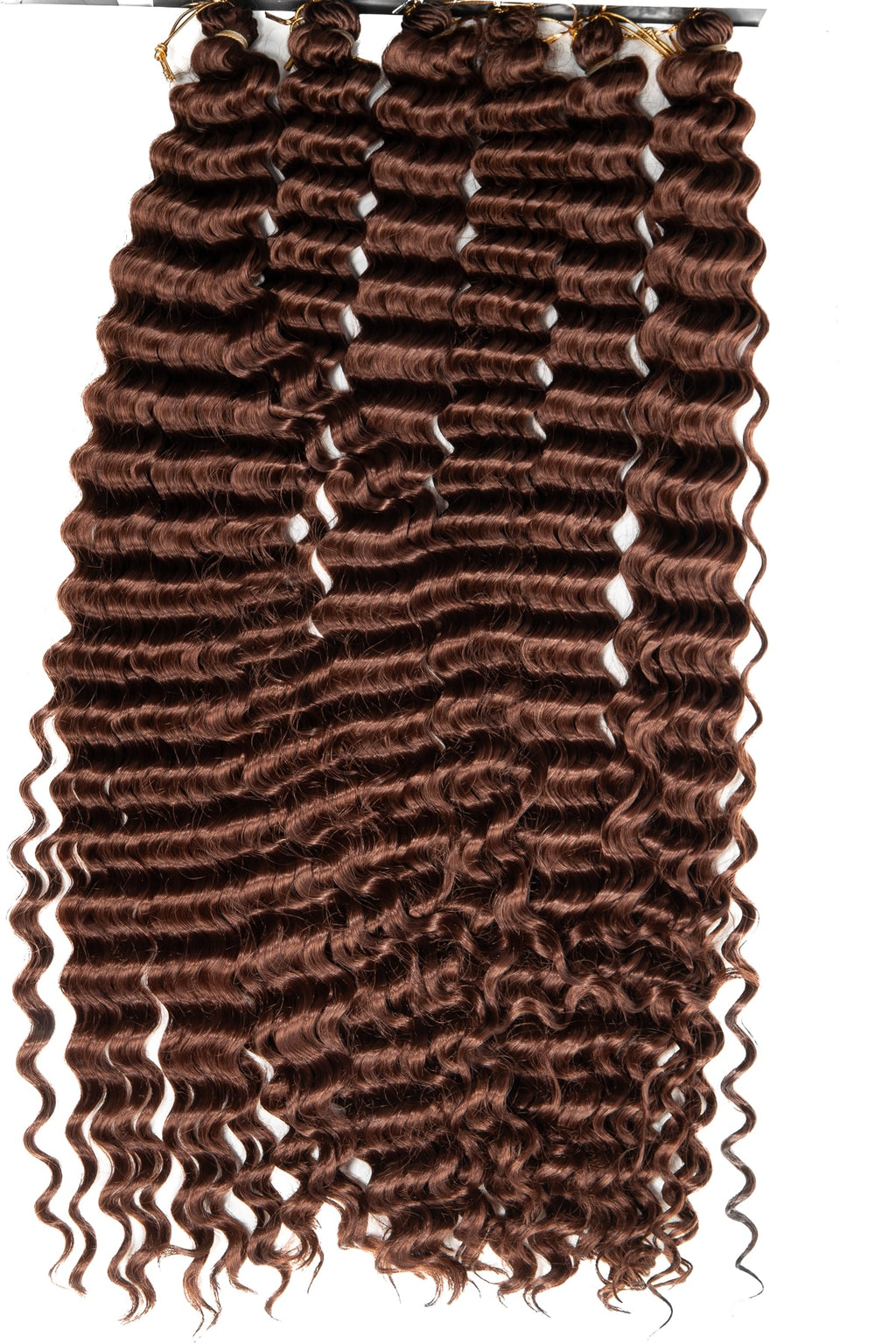 Boho braids med mjuka, studsiga lockar i rik chokladbrun ton med naturlig glans för fylliga, bohemiska och långvariga flätstilar.