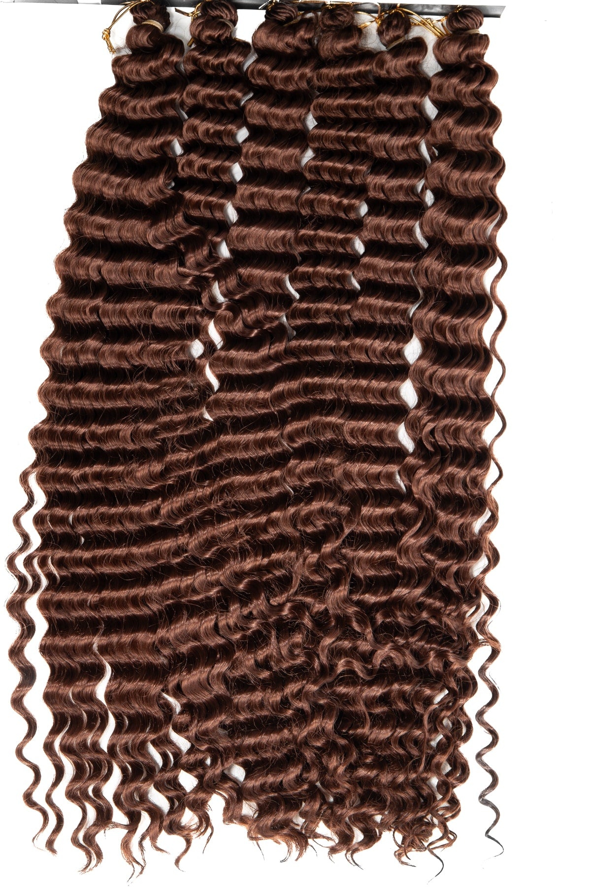 Boho braids med mjuka, studsiga lockar i rik chokladbrun ton med naturlig glans för fylliga, bohemiska och långvariga flätstilar.