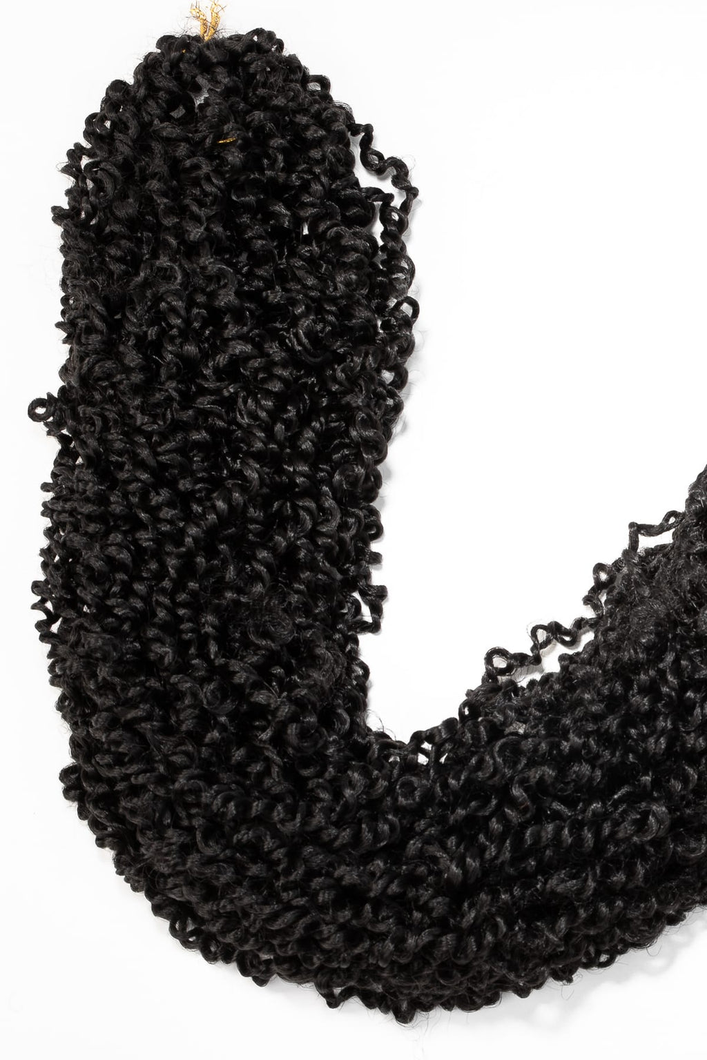glänsande mörkbruna majesty twists, med täta, spiralliknande lockar som ger ett fylligt och naturligt texturerat utseende med lätt glans.