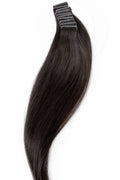 Professionellt tejplöshår i äkta Remy-kvalitet med naturlig mörkbrun ton. Silkeslent, glansigt och lätt att fästa för en sömlös, fyllig och naturlig hårförlängning.
