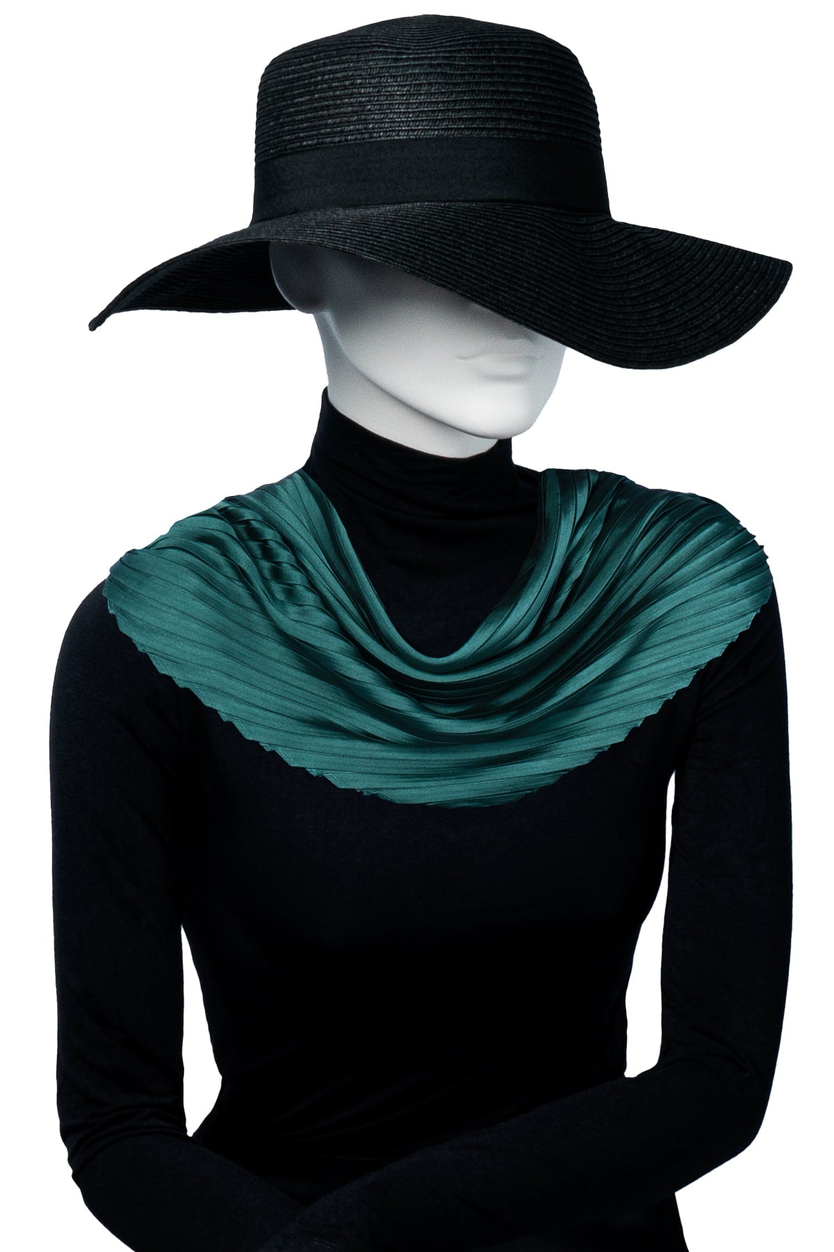 Skyltdocka med mossgrön plisserad scarf, perfekt för att visa styling och accessoarer