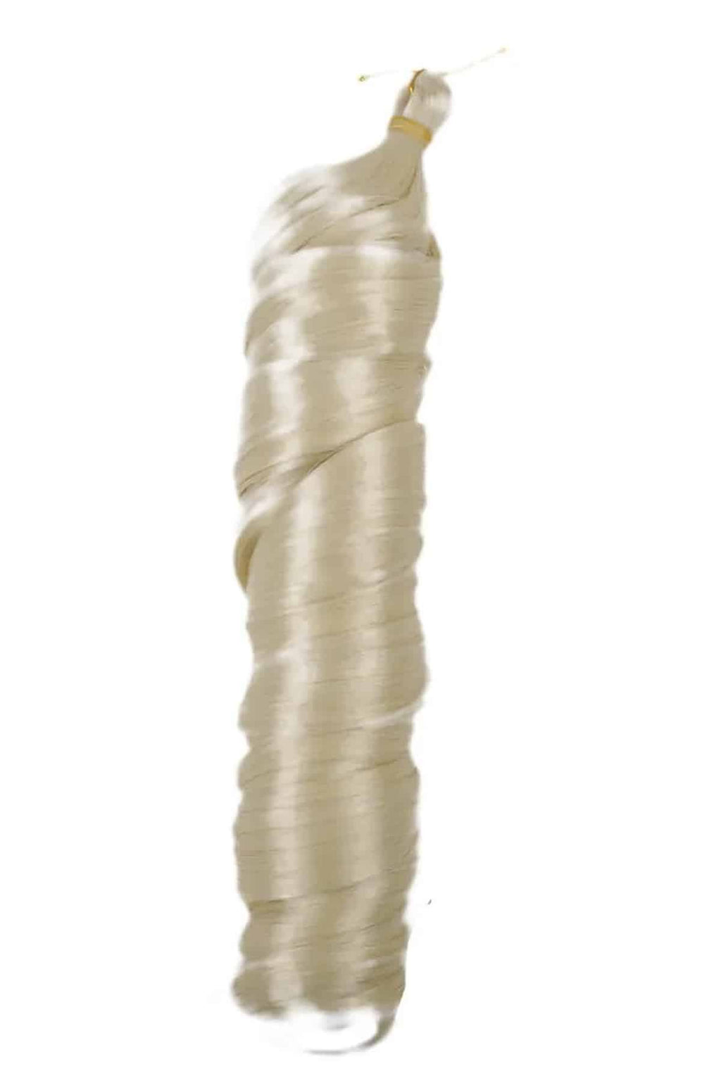 Ljust blont spiralformat hår med silkeslen glans och jämn struktur, elegant snurrat för en mjuk och naturlig volymeffekt.