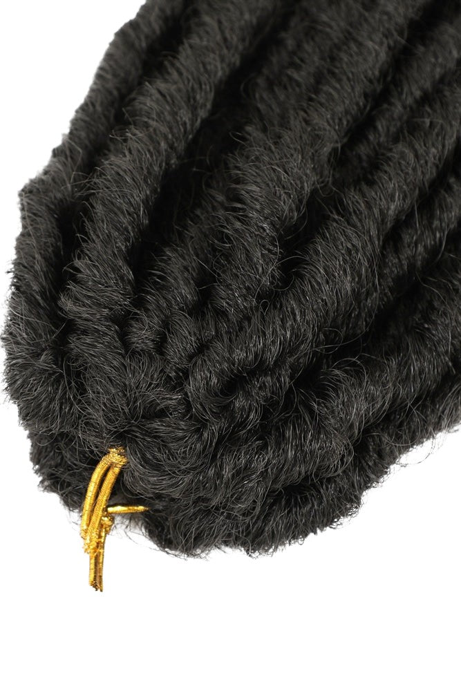 Närbild av faux locs flätor i svart färg visar den realistiska texturen och de täta tvinnade lockarna