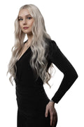 Lång vågig Pro Tape hårförlängning i kall blond ton. Ger fylligt, naturligt hår med elegant glans och rörelse.