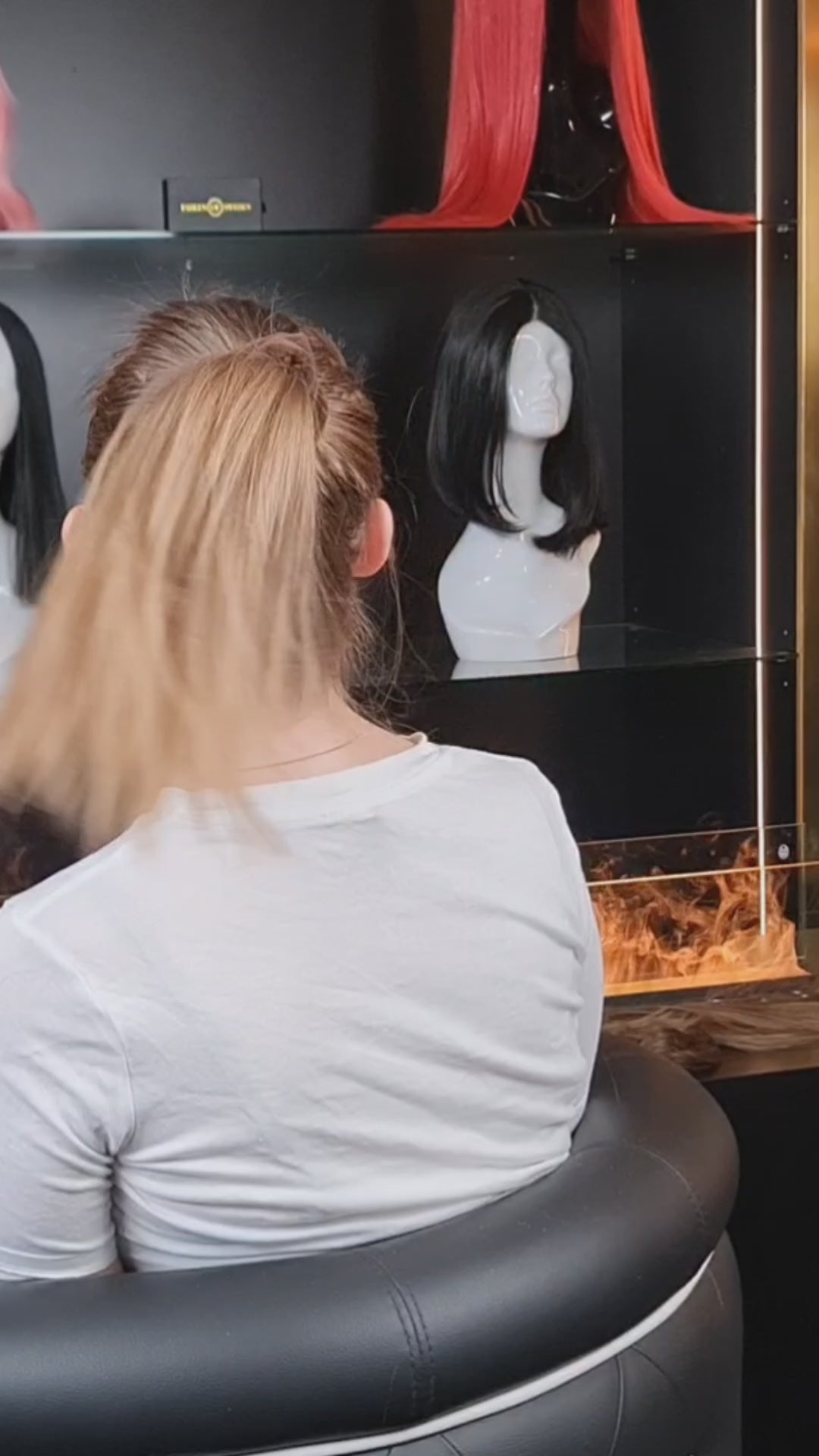 Video som visar före- och efterresultat med ponytail-hårförlängning